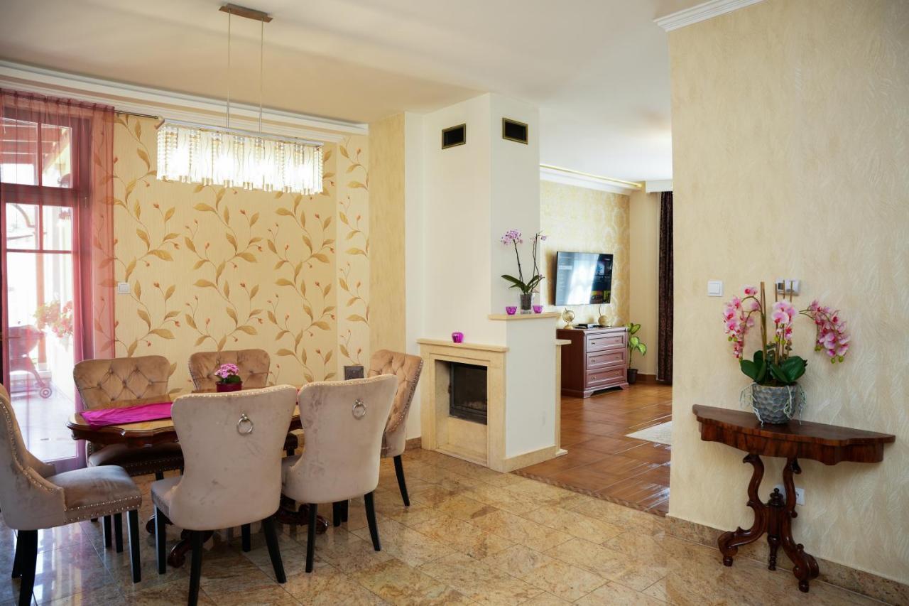 Varkert Deluxe Apartmanhaz Мішкольц Екстер'єр фото