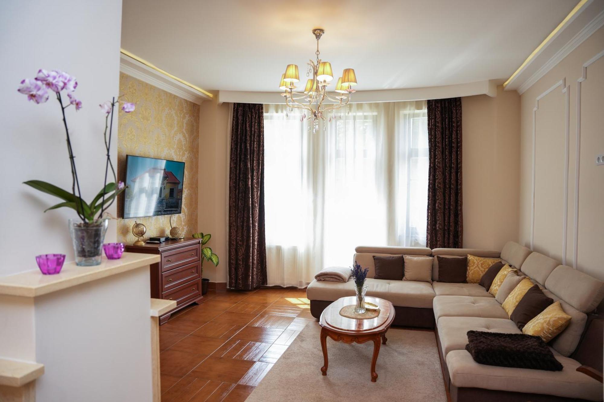 Varkert Deluxe Apartmanhaz Мішкольц Екстер'єр фото