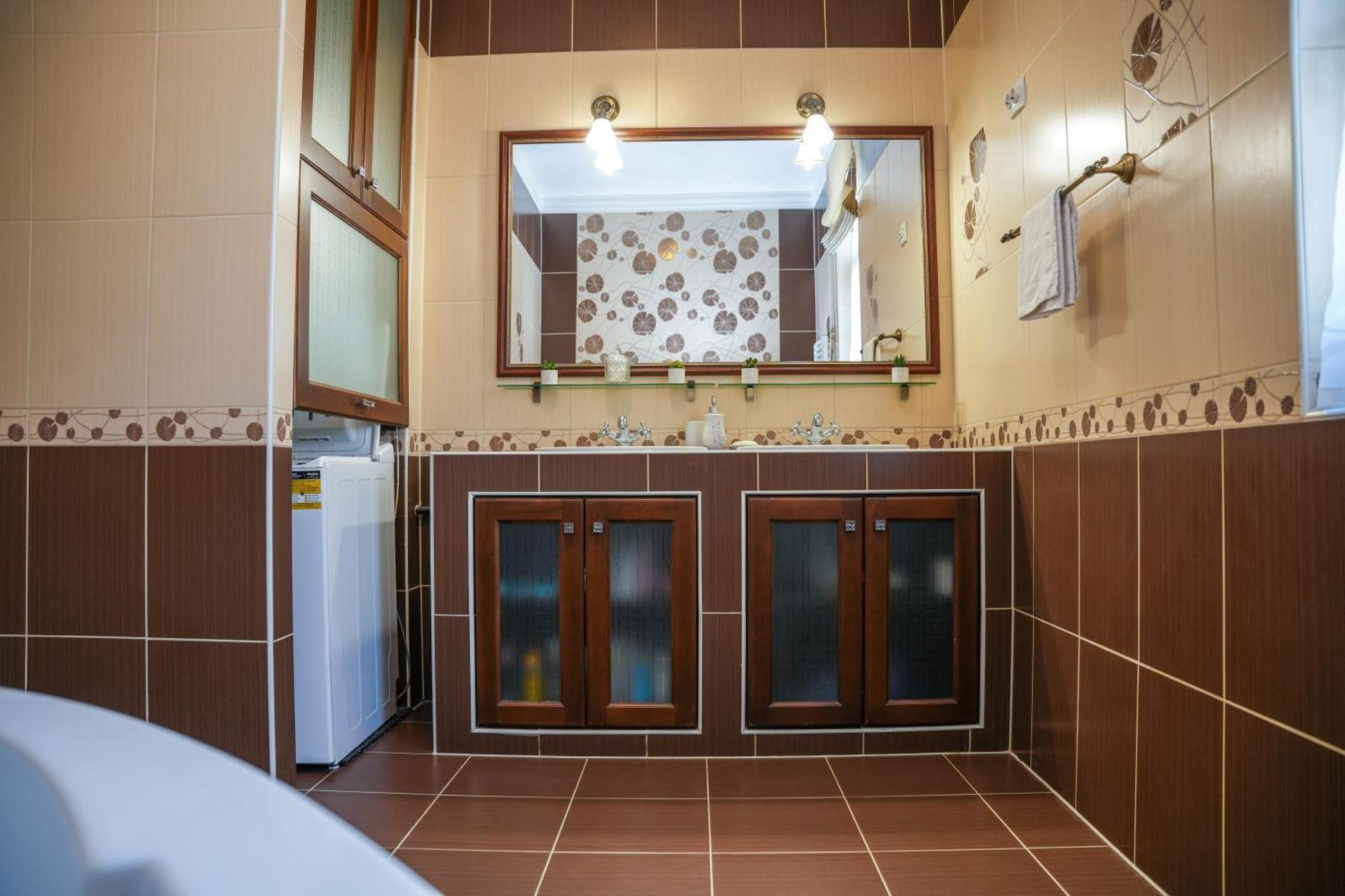Varkert Deluxe Apartmanhaz Мішкольц Екстер'єр фото