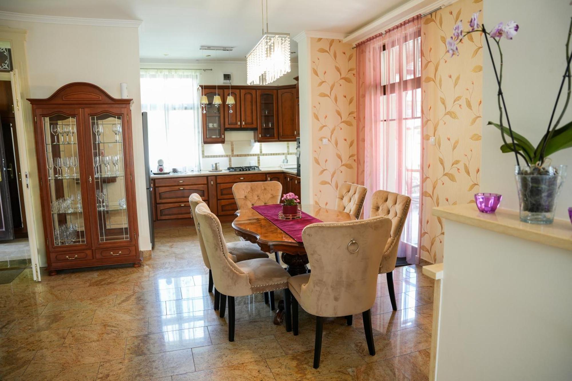 Varkert Deluxe Apartmanhaz Мішкольц Екстер'єр фото