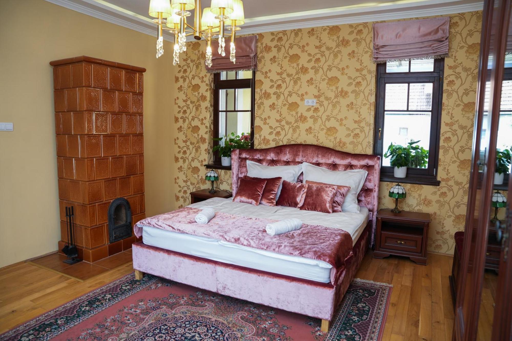 Varkert Deluxe Apartmanhaz Мішкольц Екстер'єр фото
