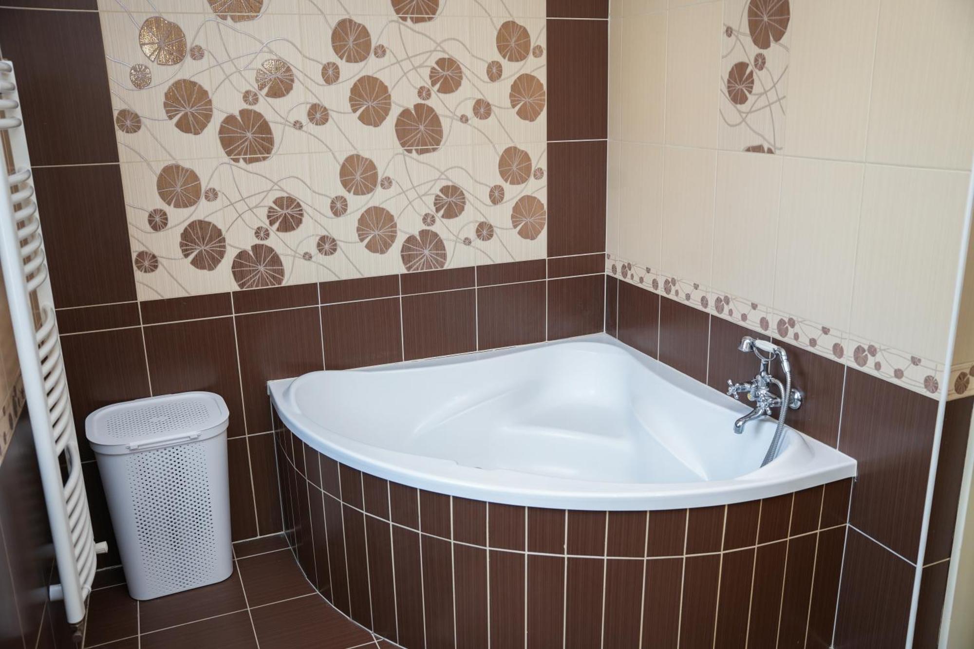 Varkert Deluxe Apartmanhaz Мішкольц Екстер'єр фото